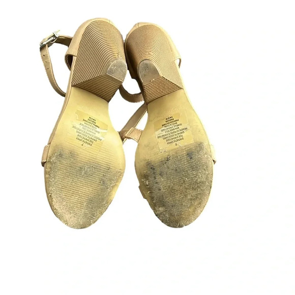 483- Express Strappy heels - Picture 5 of 6